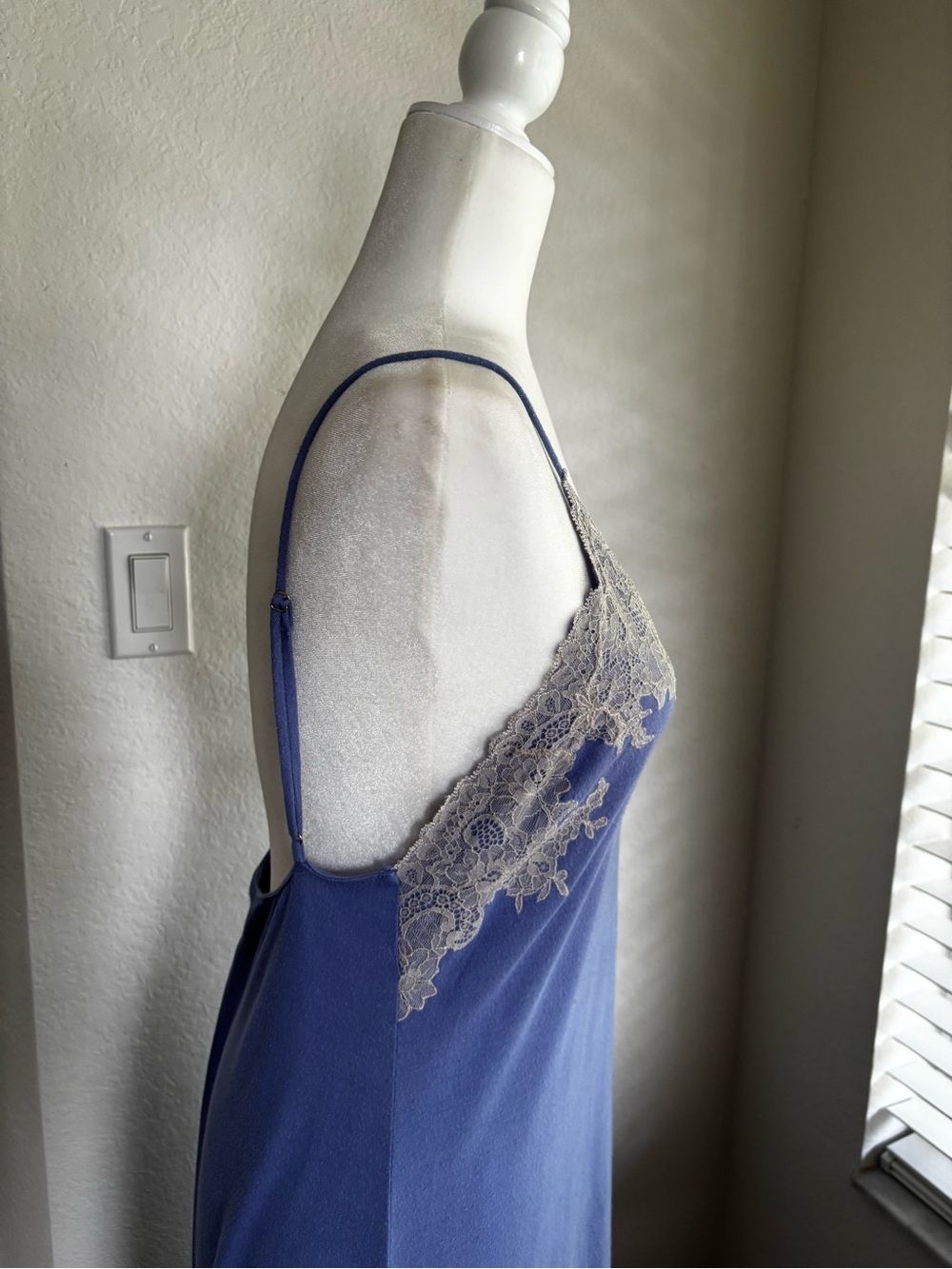 Natori / Periwinkle Blue Jersey Lace Appliqué Chemise / M - Picture 4 of 8